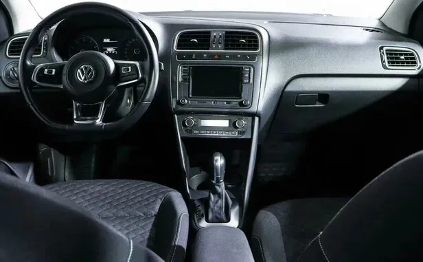 Volkswagen Polo, V Рестайлинг — фото 5