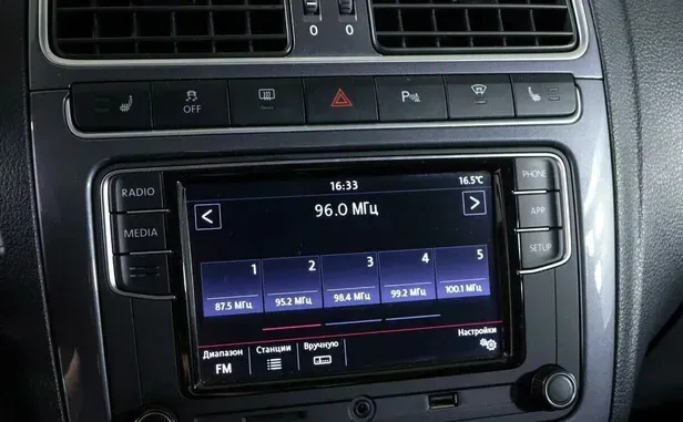 Volkswagen Polo, V Рестайлинг — фото 8