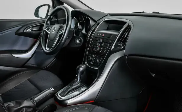 Opel Astra, J Рестайлинг — фото 8