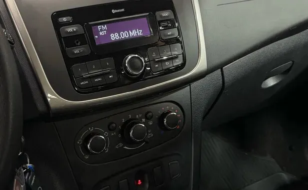 Renault Sandero, II Рестайлинг — фото 8