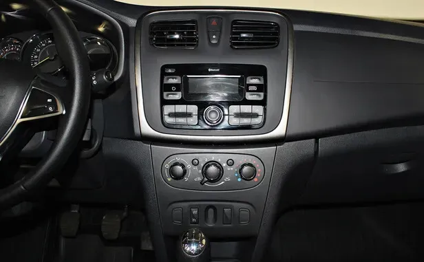 Renault Sandero, II Рестайлинг — фото 9