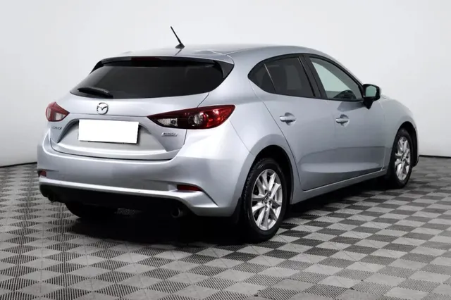 Mazda 3 — фото 5