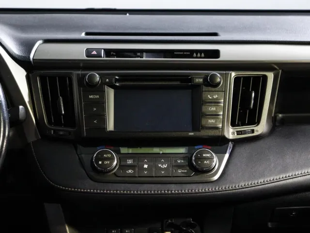 Toyota RAV4, IV (XA40) — фото 12