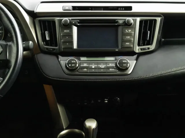 Toyota RAV4, IV (XA40) — фото 14