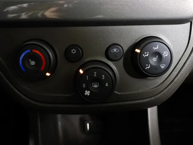 Chevrolet Cobalt, II Рестайлинг — фото 17