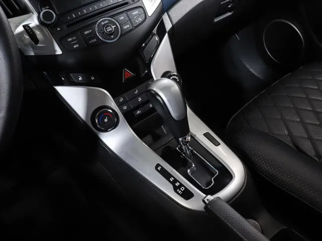 Chevrolet Cruze, I Рестайлинг — фото 12