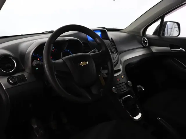 Chevrolet Orlando — фото 12