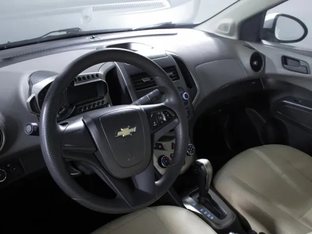 Chevrolet Aveo, II — фото 15
