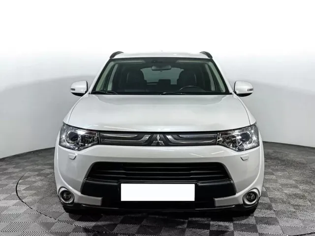 Mitsubishi Outlander, III — фото 2