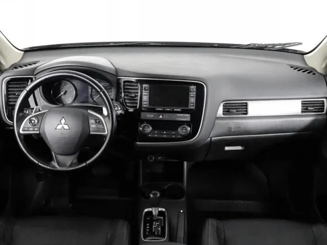 Mitsubishi Outlander, III — фото 8