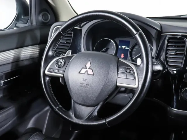 Mitsubishi Outlander, III Рестайлинг — фото 20