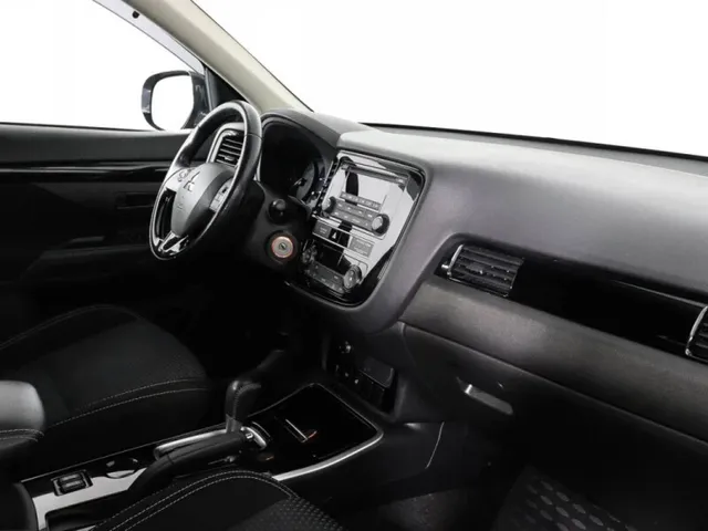 Mitsubishi Outlander, III Рестайлинг 3 — фото 8