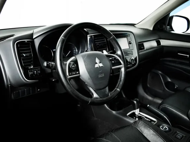 Mitsubishi Outlander, III — фото 13