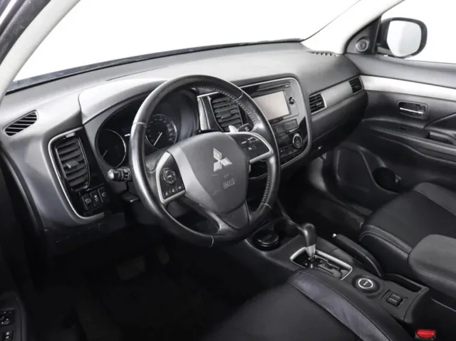 Mitsubishi Outlander, III — фото 8