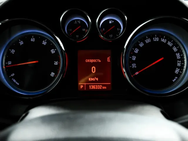 Opel Astra, J Рестайлинг — фото 9