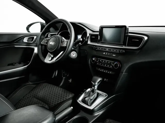 Kia Ceed, III — фото 14
