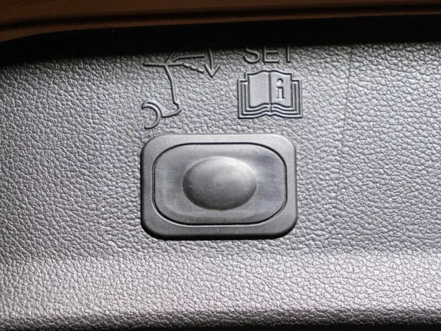 Ford Kuga, II — фото 16