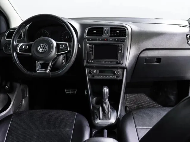 Volkswagen Polo, V Рестайлинг — фото 10