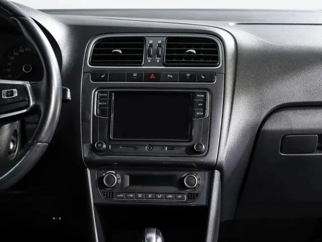 Volkswagen Polo, V Рестайлинг — фото 11