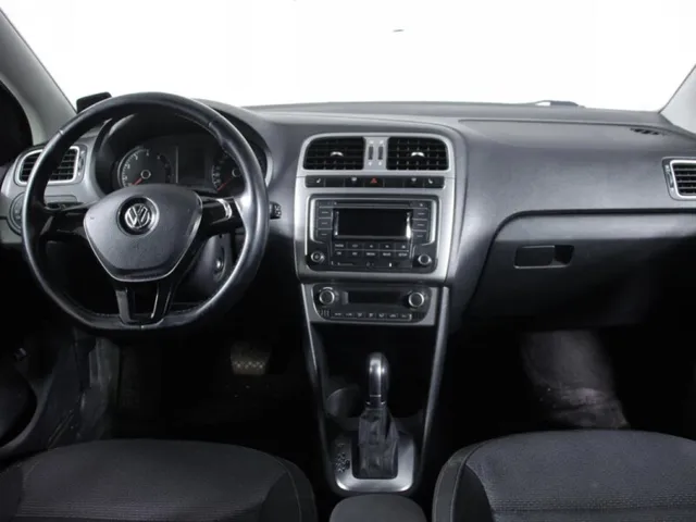 Volkswagen Polo, V Рестайлинг — фото 12