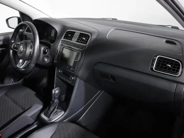 Volkswagen Polo, V Рестайлинг — фото 10