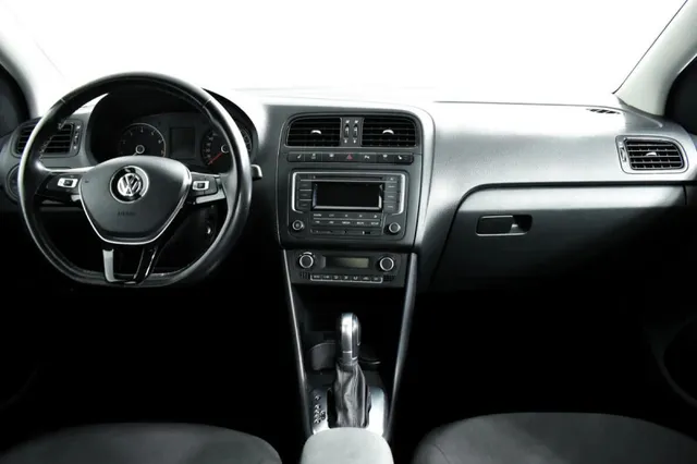 Volkswagen Polo, V Рестайлинг — фото 11