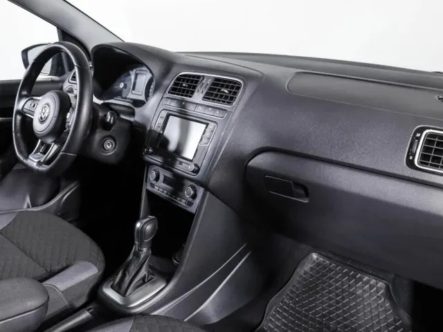 Volkswagen Polo, V Рестайлинг — фото 8
