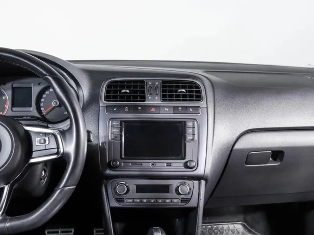 Volkswagen Polo, V Рестайлинг — фото 12