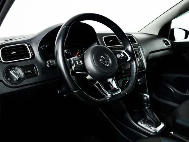 Volkswagen Polo, V Рестайлинг — фото 13