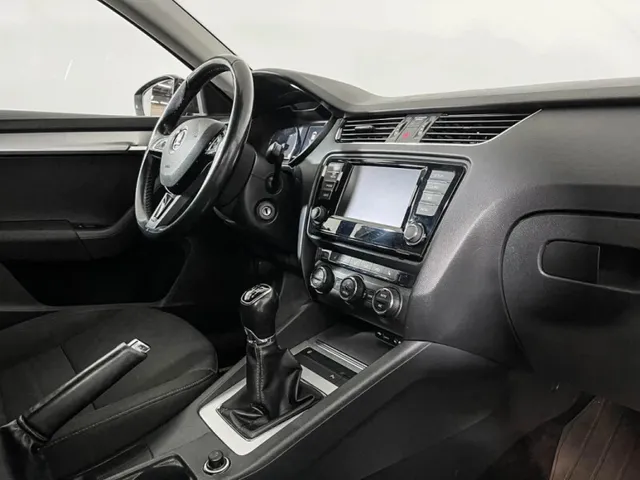 Skoda Octavia, III (A7) — фото 9
