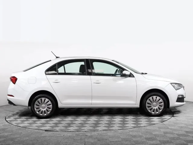 Skoda Rapid, II — фото 17