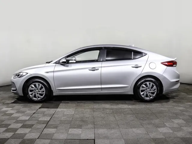 Hyundai Elantra, VI (AD) — фото 8