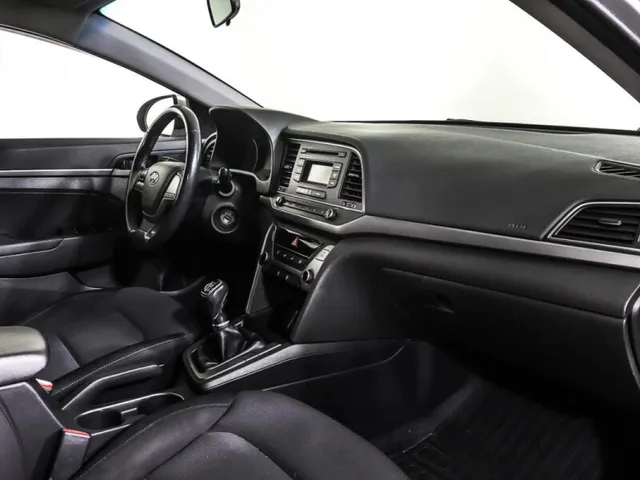 Hyundai Elantra, VI (AD) — фото 12