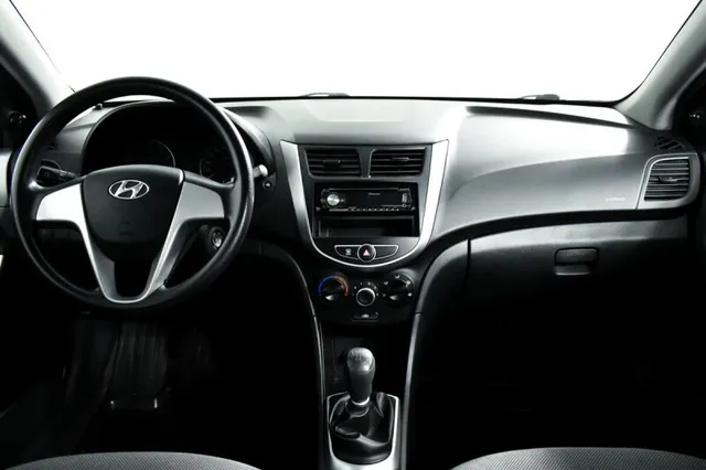Hyundai Solaris, I — фото 11