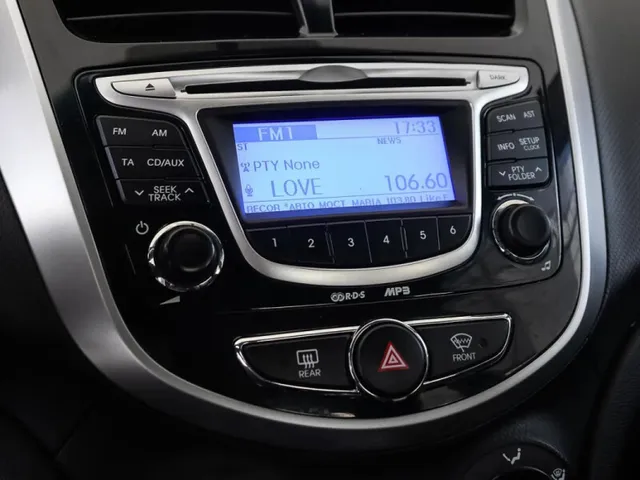 Hyundai Solaris, I — фото 16