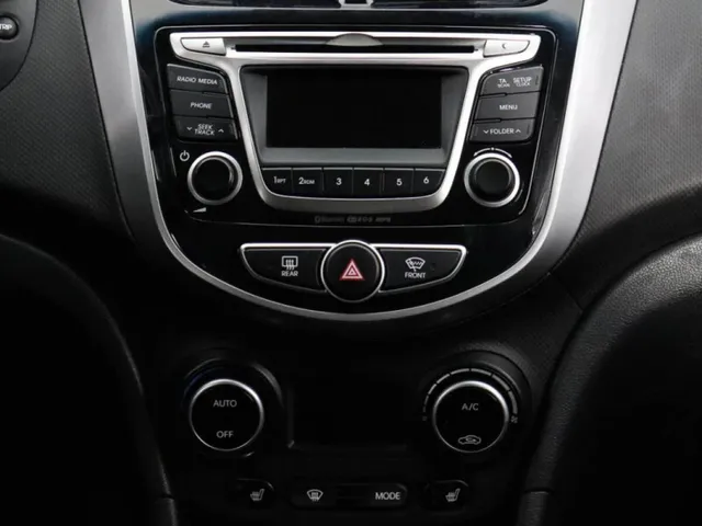 Hyundai Solaris, I Рестайлинг — фото 15