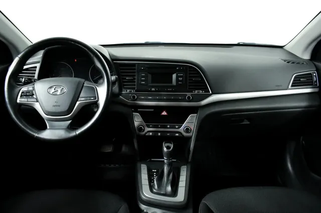 Hyundai Elantra, VI (AD) — фото 11