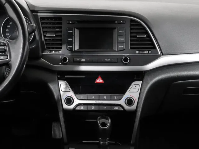 Hyundai Elantra, VI (AD) — фото 13
