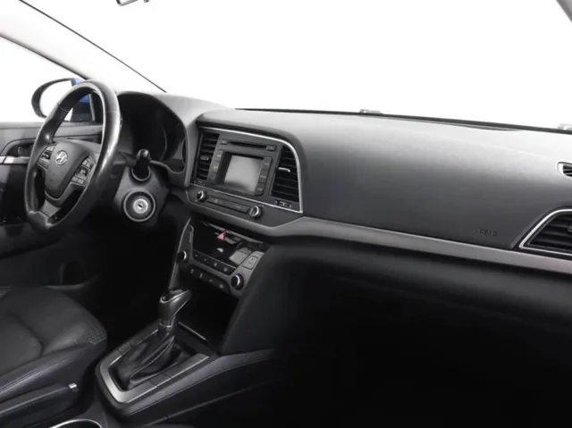 Hyundai Elantra, VI (AD) — фото 10