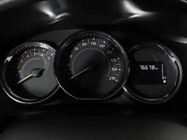 Renault Sandero, II Рестайлинг — фото 9
