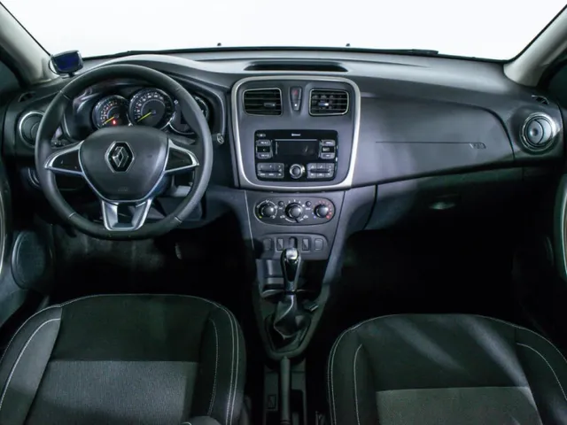 Renault Logan, II Рестайлинг — фото 12