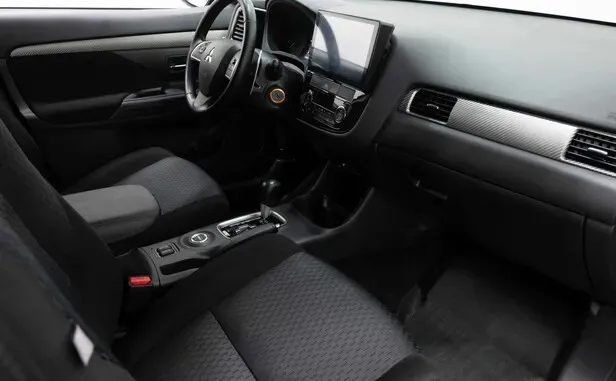 Mitsubishi Outlander, III Рестайлинг — фото 16