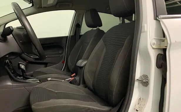 Ford Fiesta, Mk6 Рестайлинг — фото 7