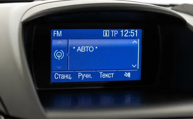 Ford Fiesta, Mk6 Рестайлинг — фото 10