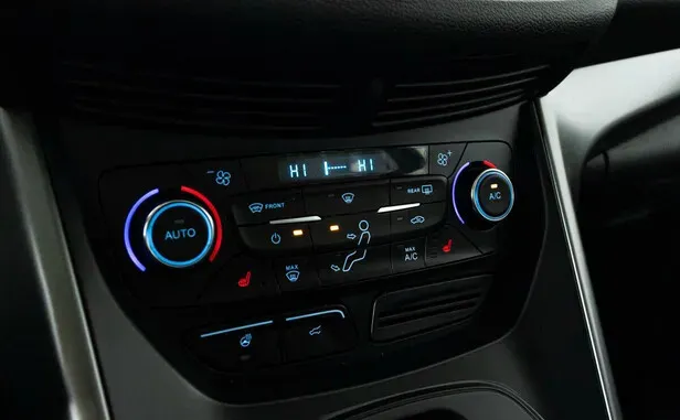 Ford Kuga, II Рестайлинг — фото 10