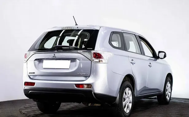 Mitsubishi Outlander, III — фото 2
