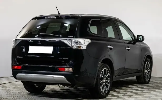 Mitsubishi Outlander, III Рестайлинг — фото 2