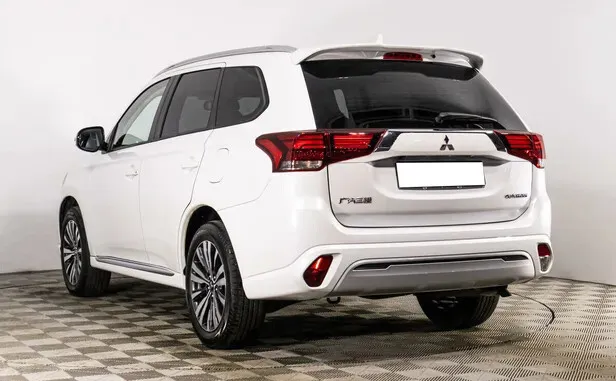 Mitsubishi Outlander, III Рестайлинг 3 — фото 4