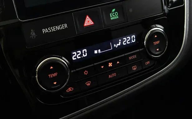 Mitsubishi Outlander, III Рестайлинг 3 — фото 11