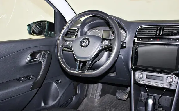 Volkswagen Polo, V Рестайлинг — фото 6
